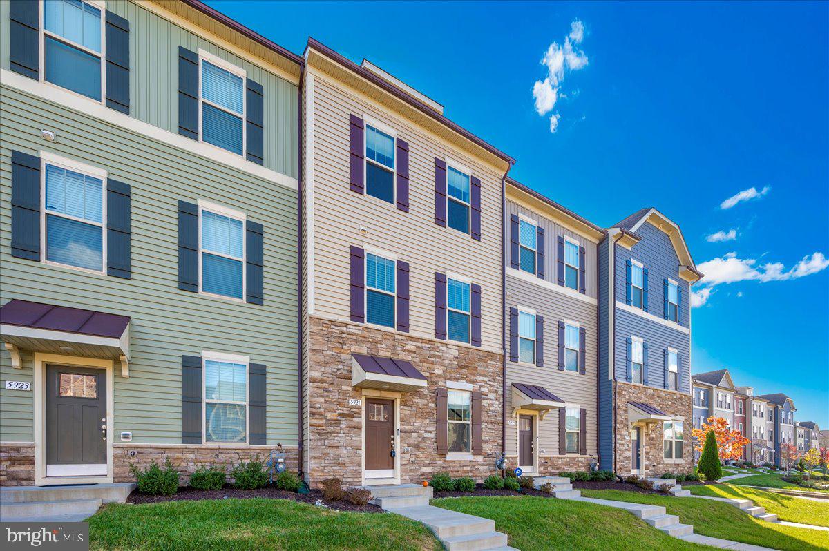 HARRINGTON TERRACE - Residential Lease