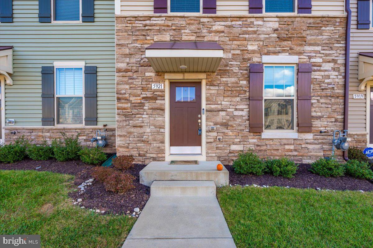 HARRINGTON TERRACE - Residential Lease