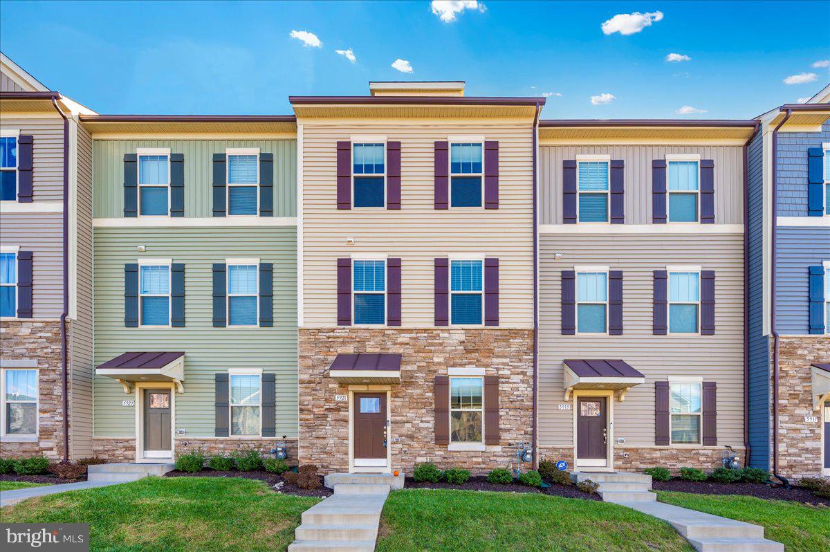 HARRINGTON TERRACE - Residential Lease