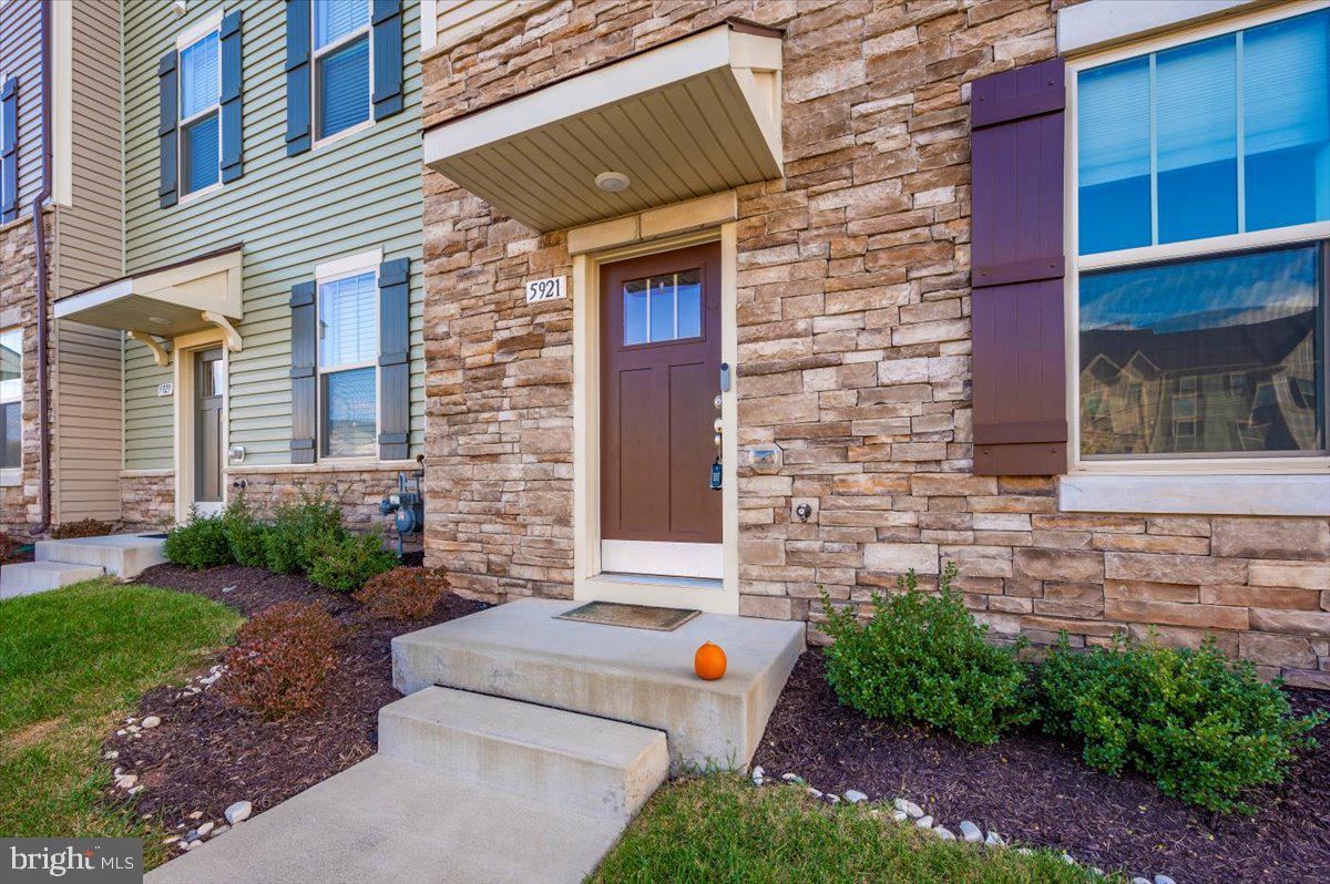 HARRINGTON TERRACE - Residential Lease