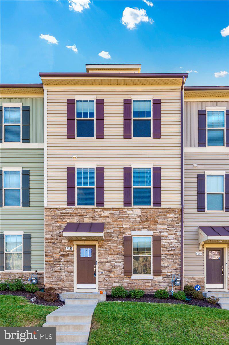 HARRINGTON TERRACE - Residential Lease