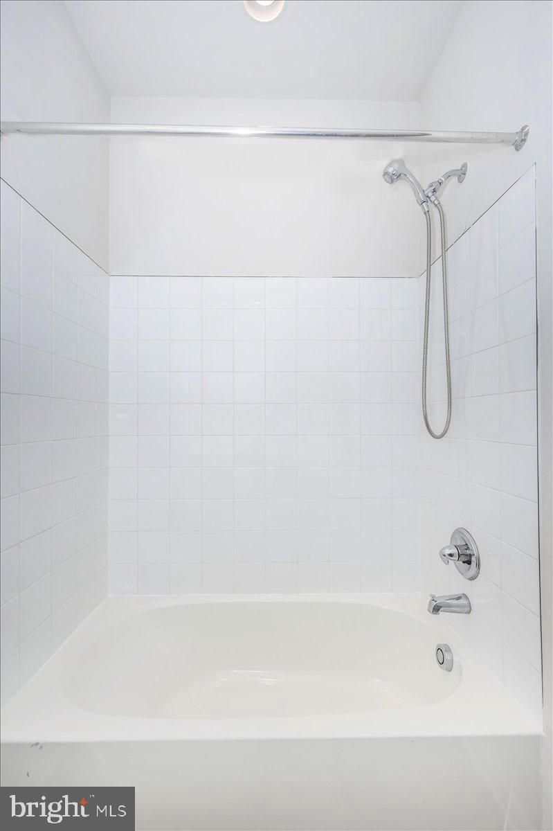 HARRINGTON TERRACE - Residential Lease