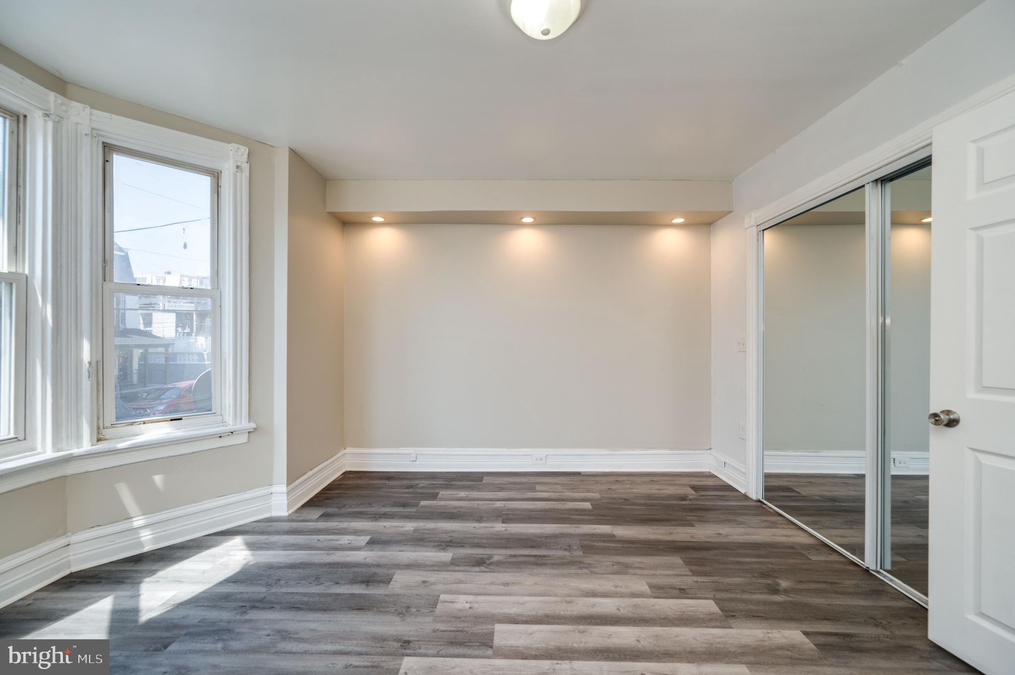 NORTHWEST READING - Residential