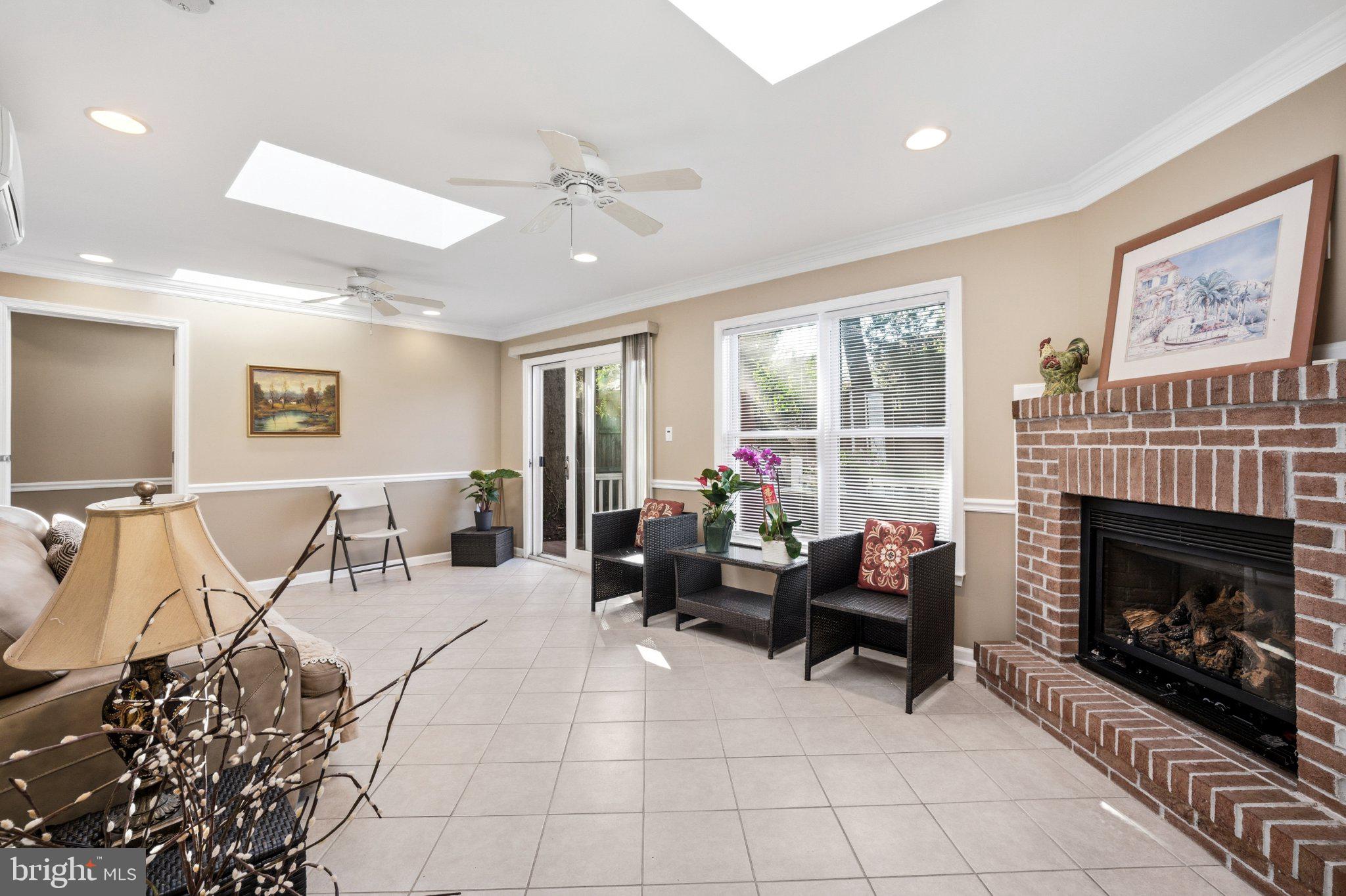 LYNFIELD - Residential