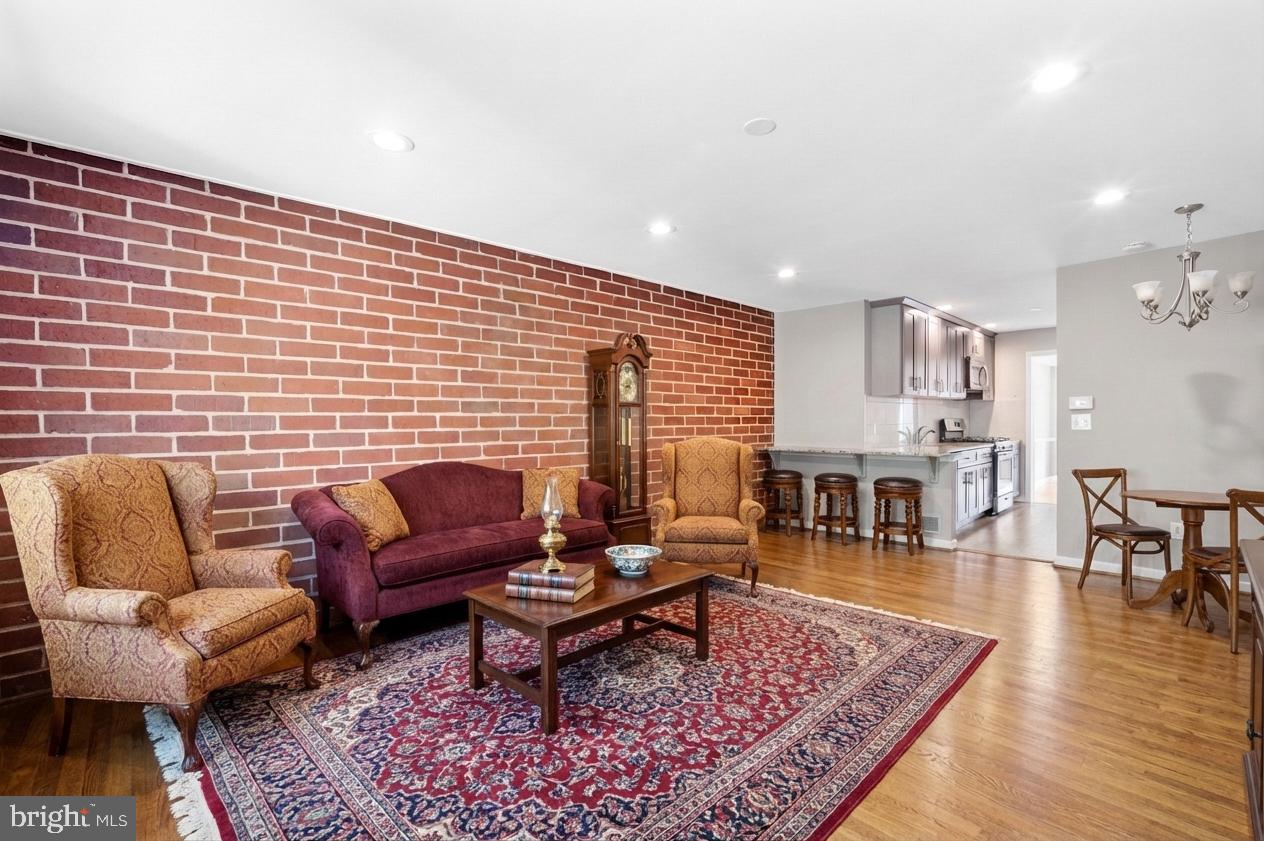 LYNFIELD - Residential