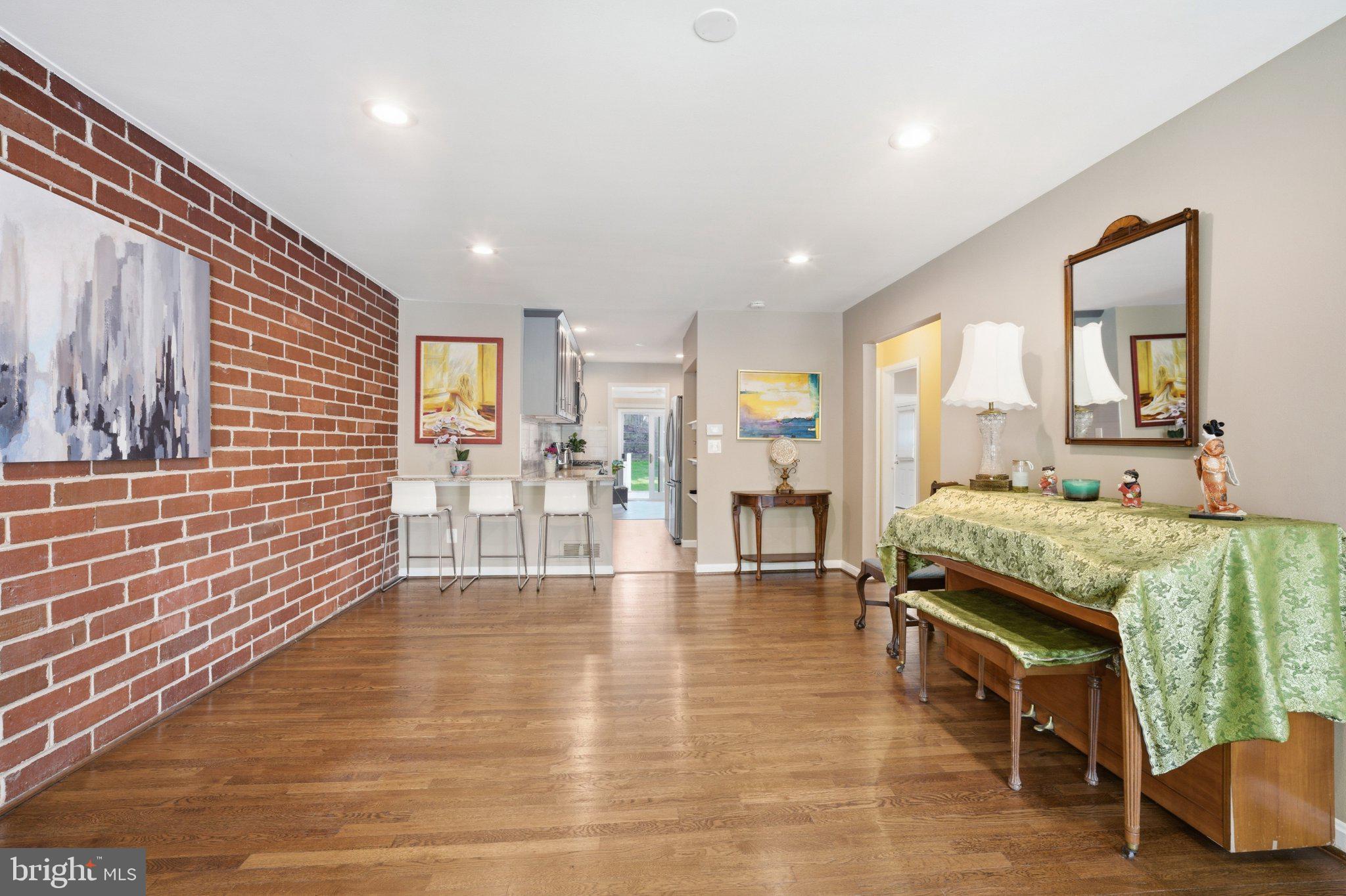 LYNFIELD - Residential
