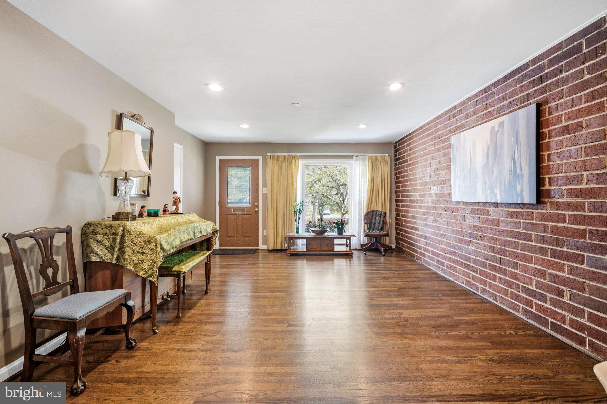LYNFIELD - Residential