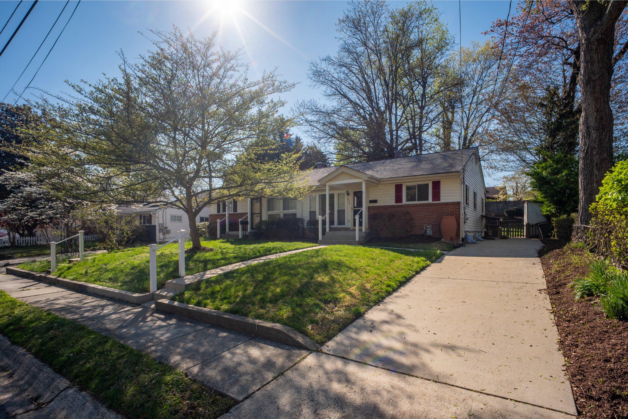 LYNFIELD - Residential