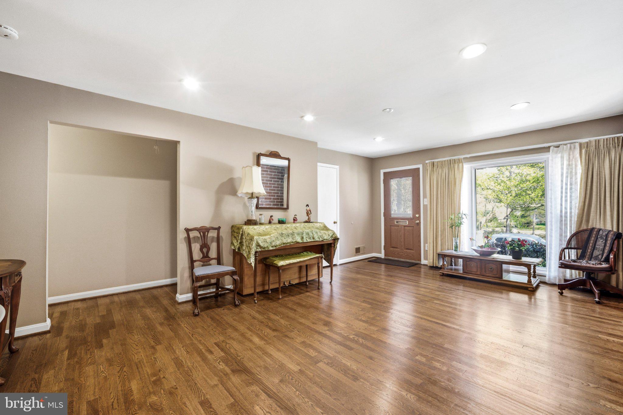 LYNFIELD - Residential