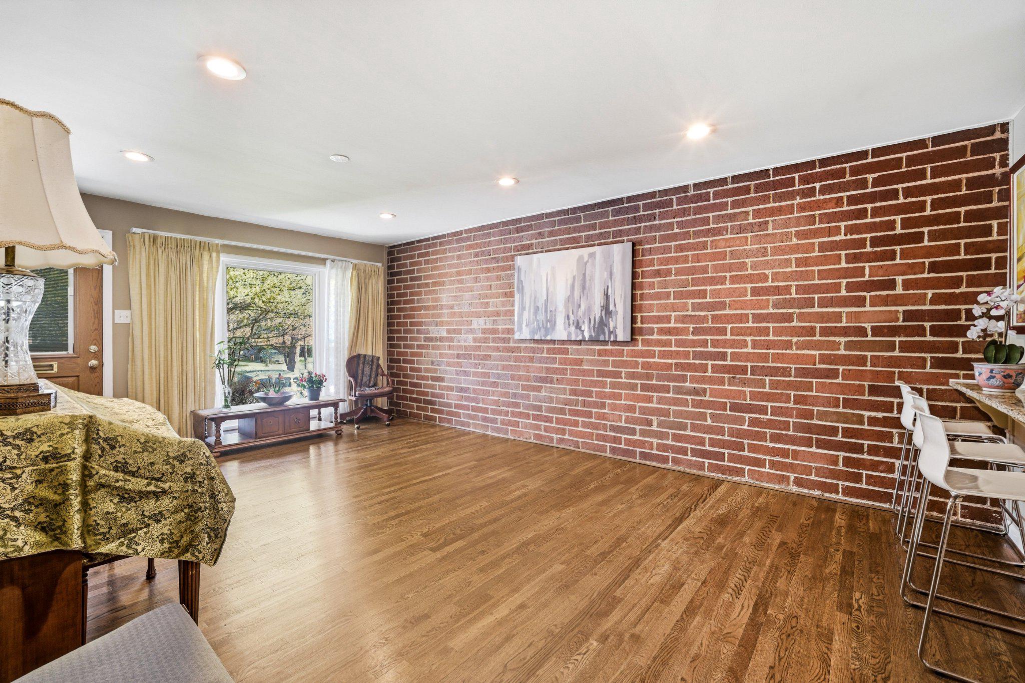 LYNFIELD - Residential