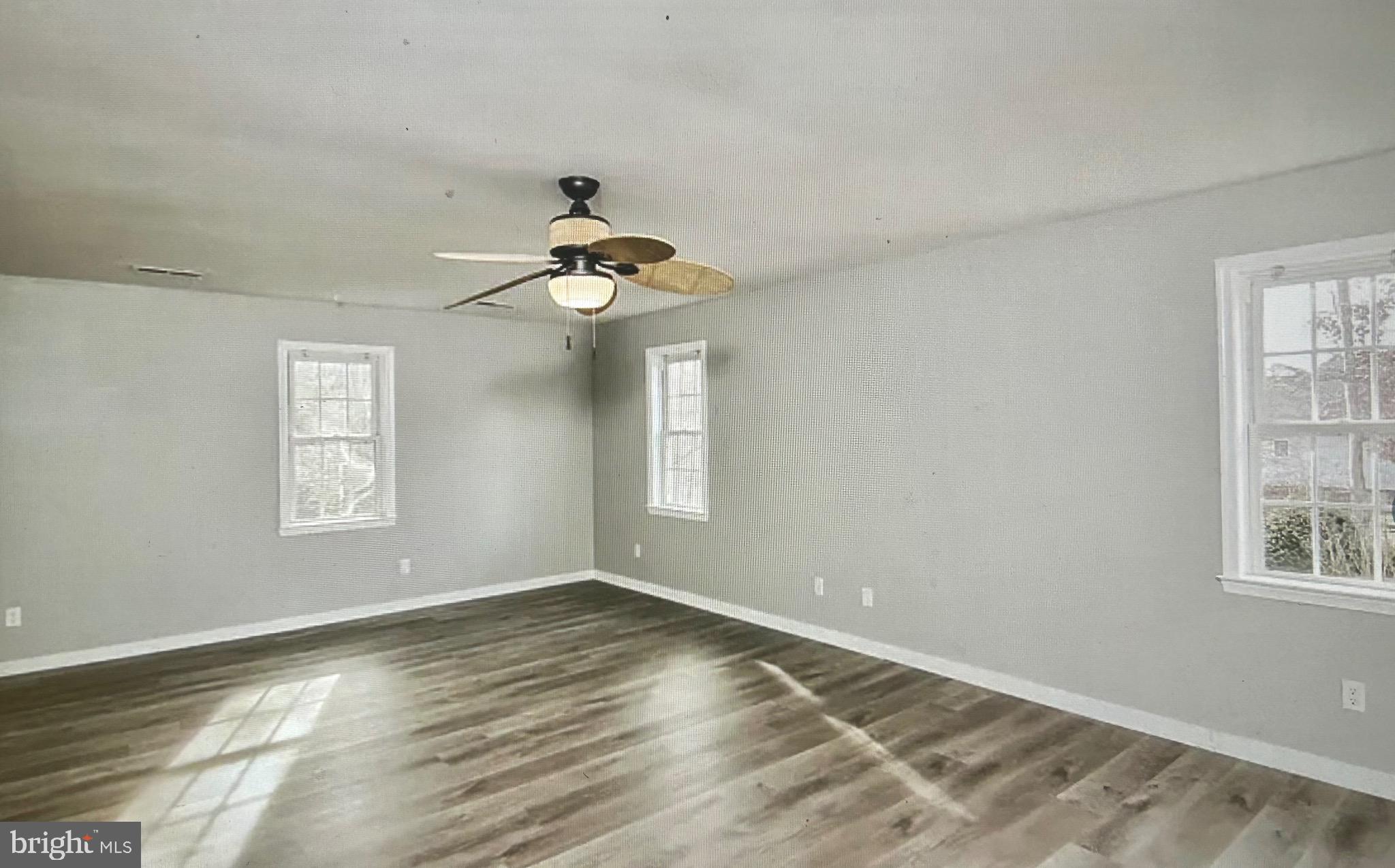 OLD HUNDRED MILL - Residential Lease