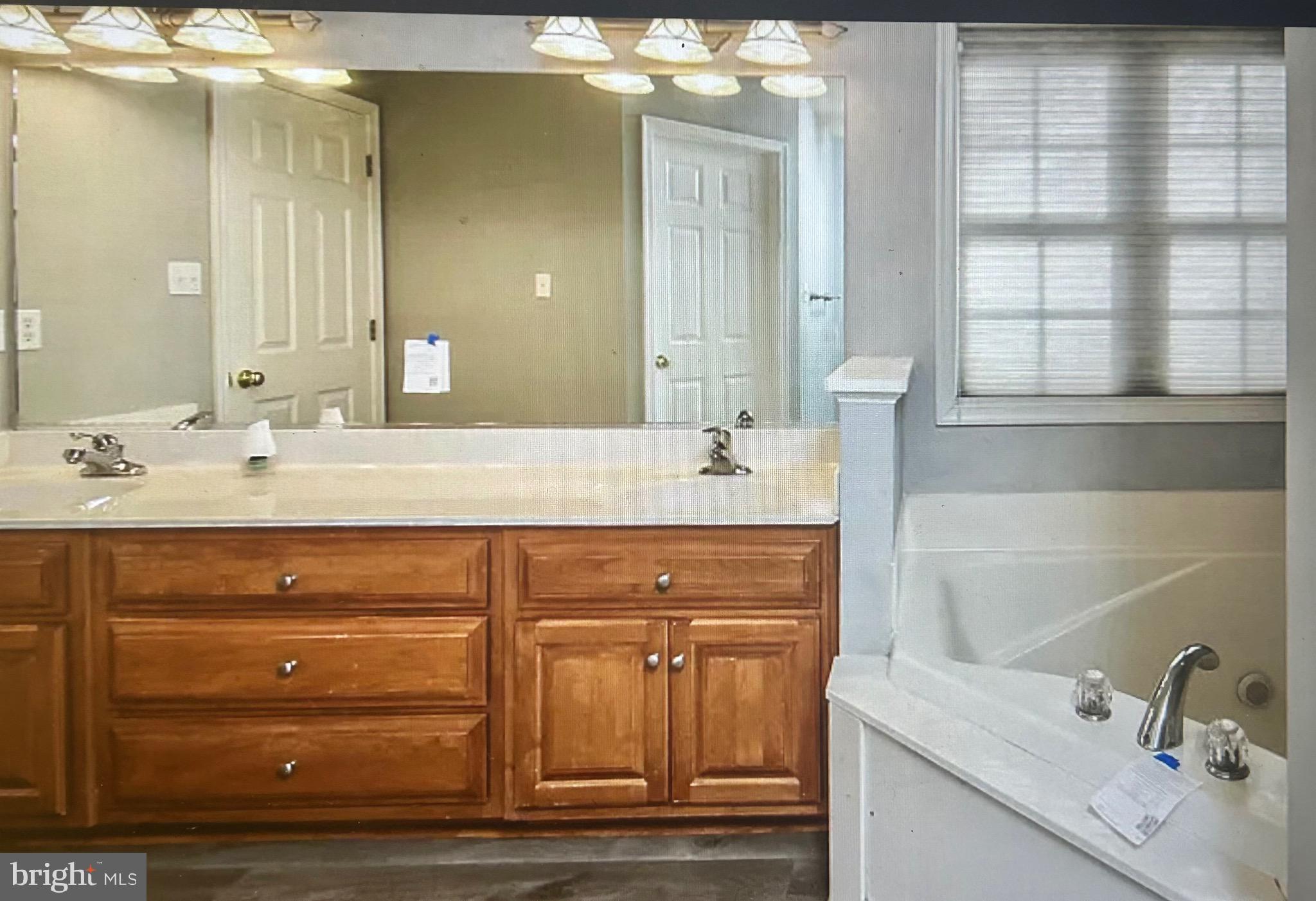 OLD HUNDRED MILL - Residential Lease