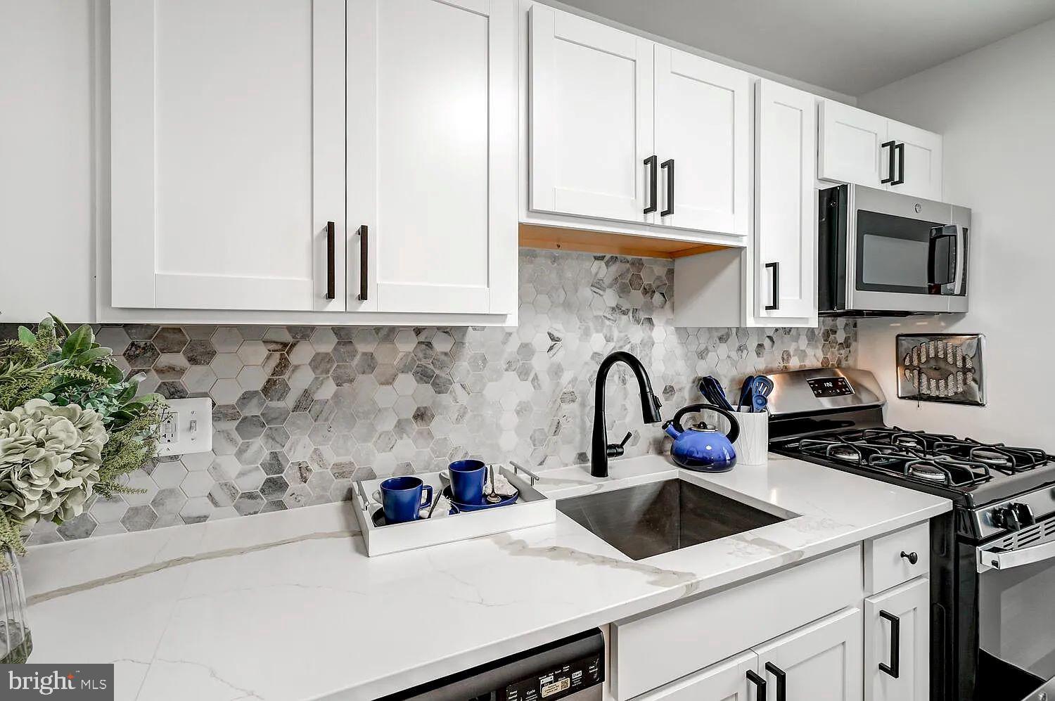 4000 LINKWOOD ROAD 4004D