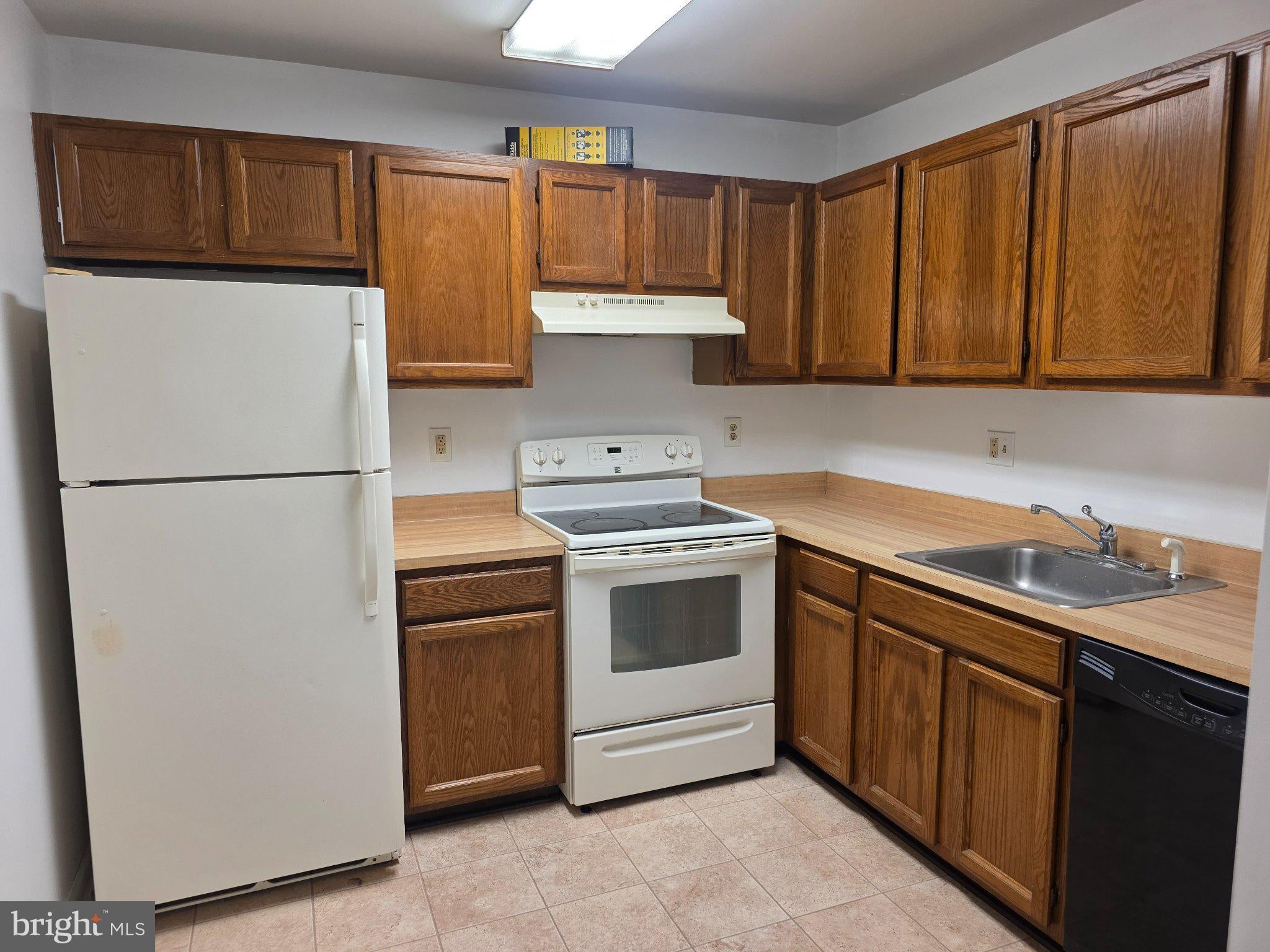 44 S LANSDOWNE AVENUE