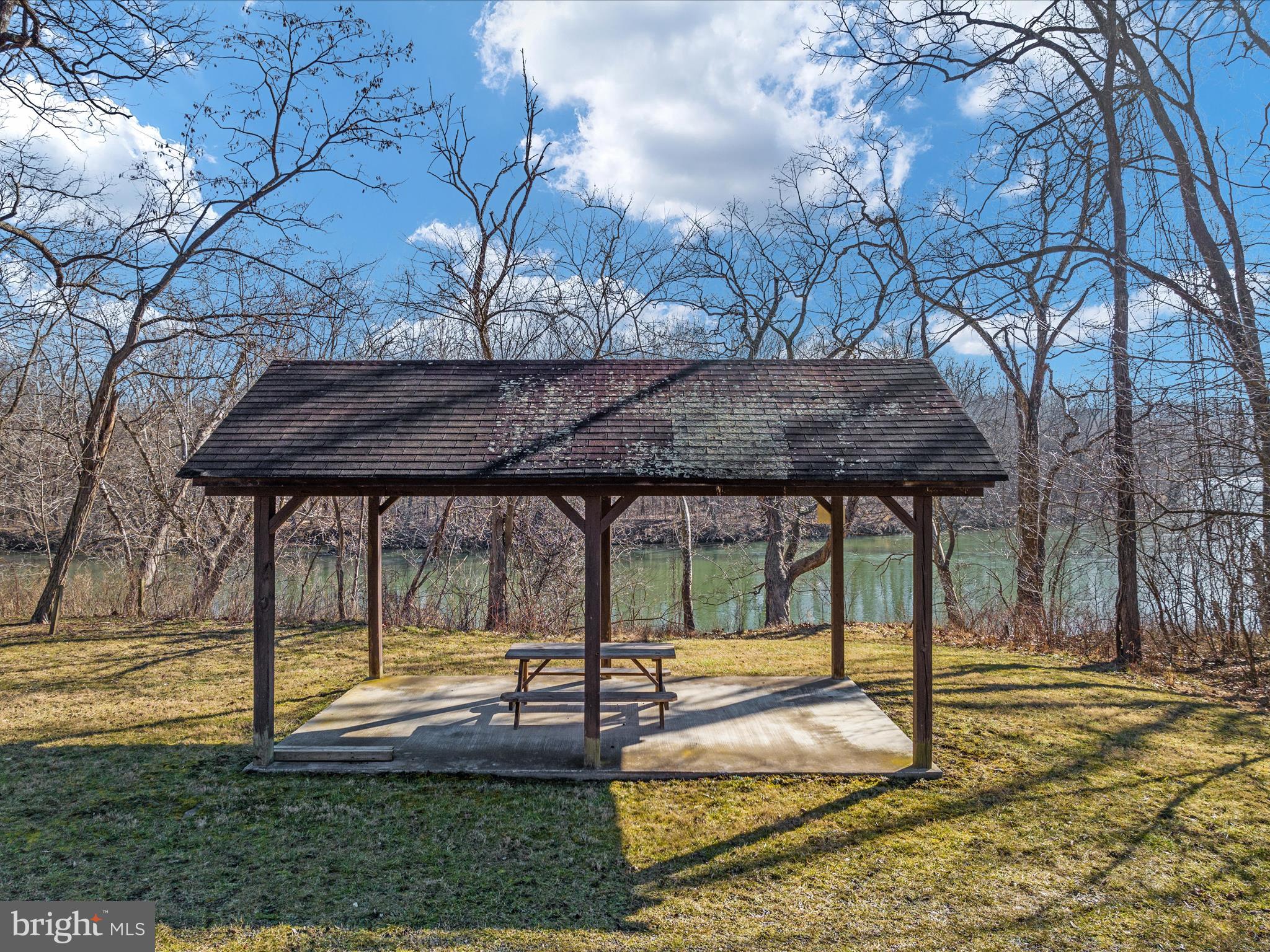 12D1 RIVER OAK DR