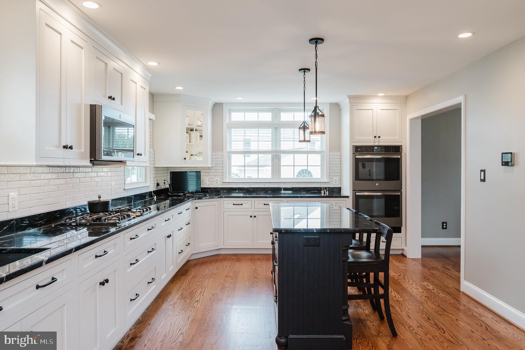 FOREST LAKES - Residential