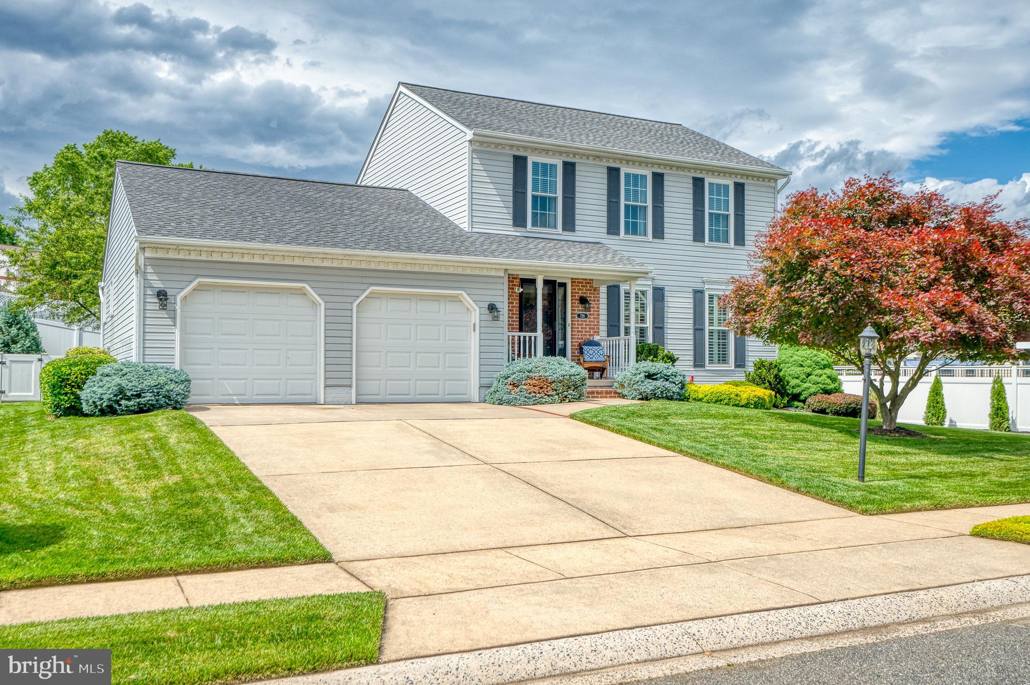 FOREST LAKES - Residential