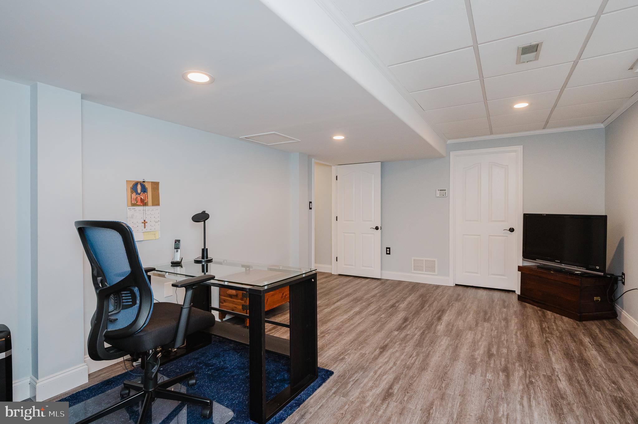 FOREST LAKES - Residential