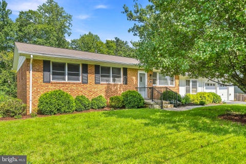 Homes For Sale - 8618 Lantern Lane<br/> CLINTON, MD 20735
