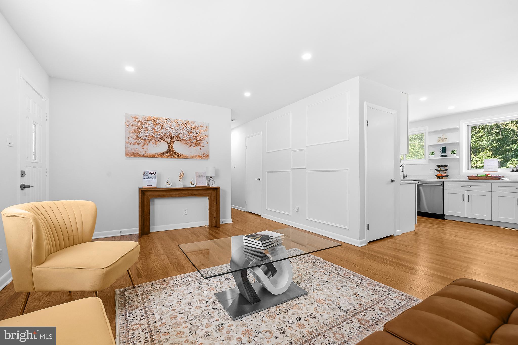 8618 LANTERN LANE
