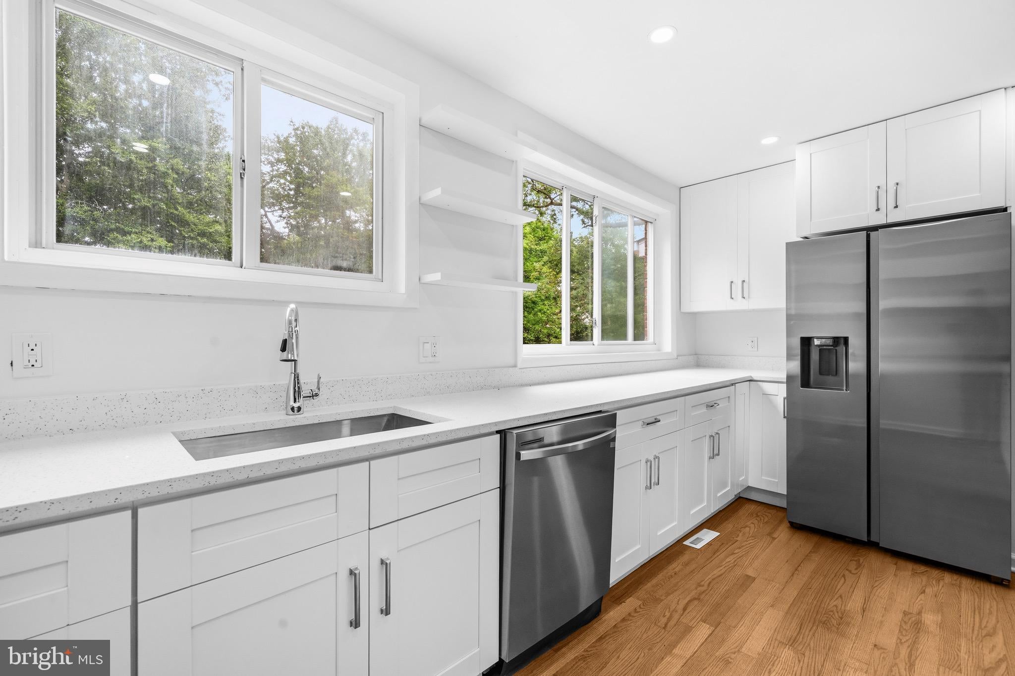 8618 LANTERN LANE