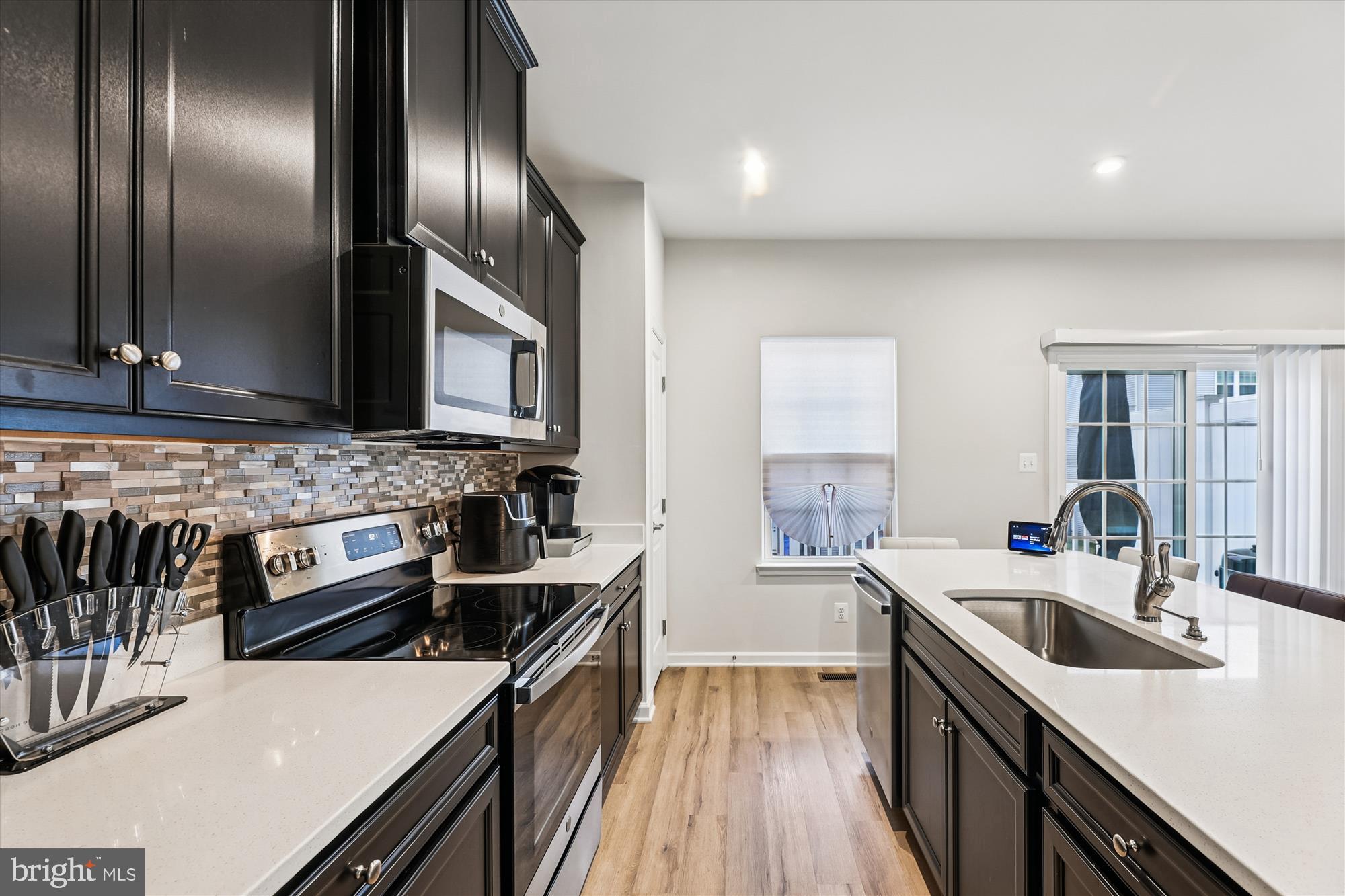 ANCHOR POINT - Residential