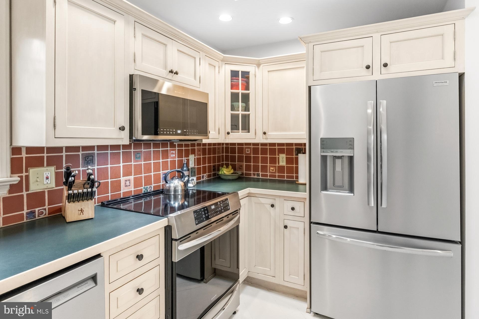 DOYLESTOWN - Residential