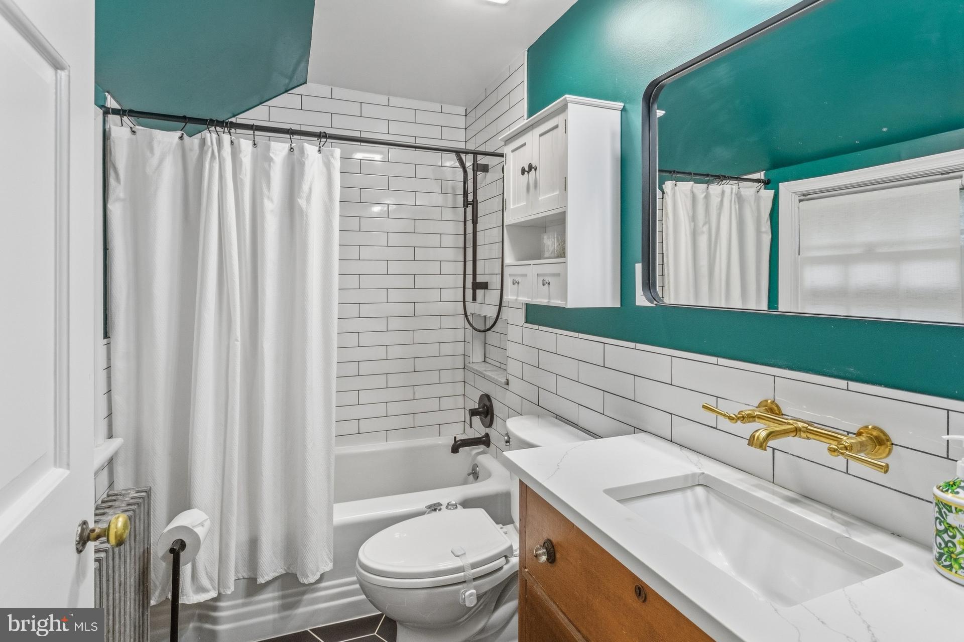 DOYLESTOWN - Residential