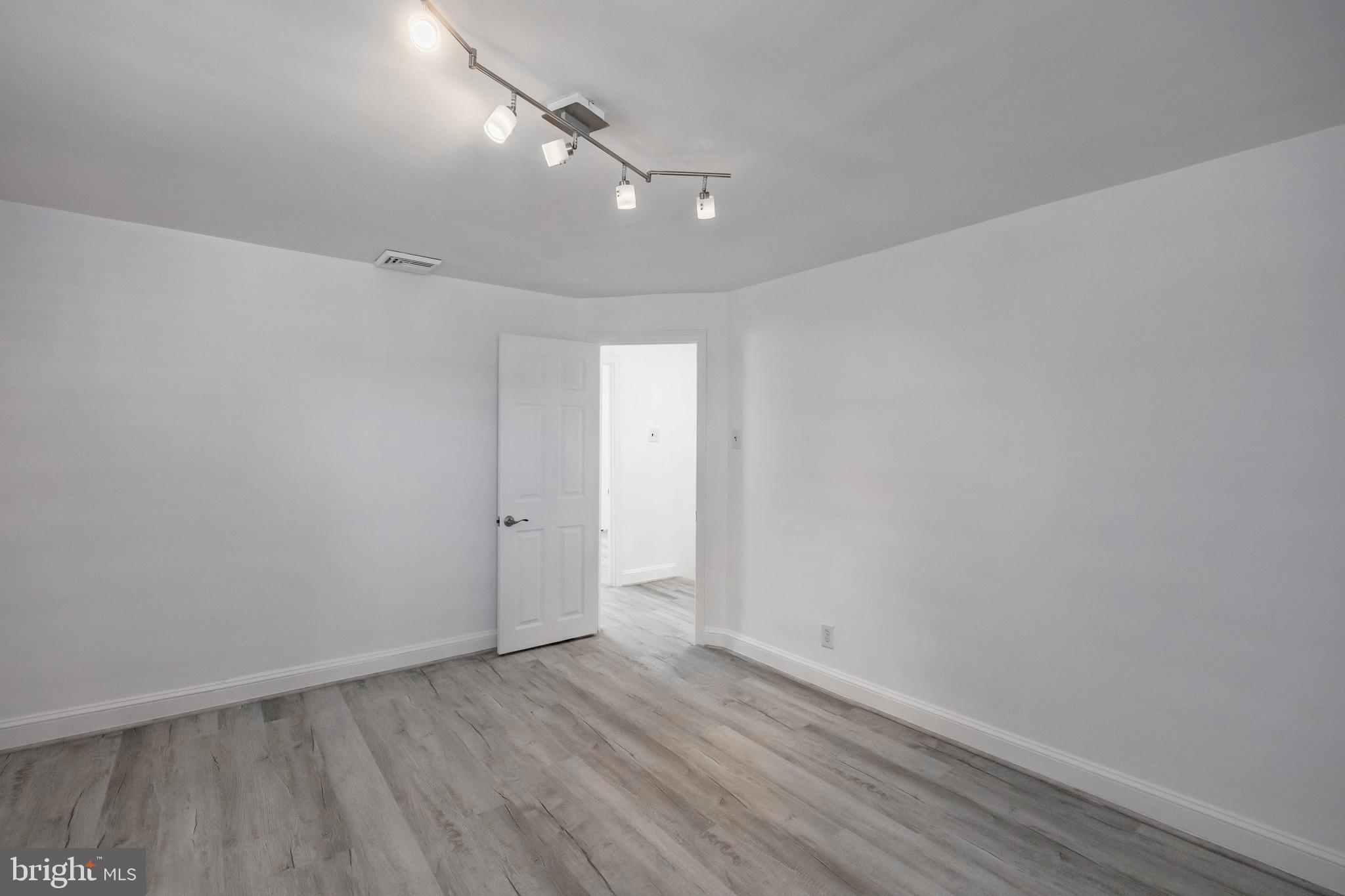 KIRKLYN - Residential