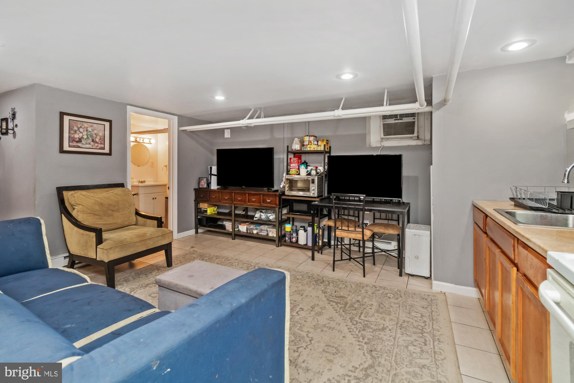 ARUNDEL GARDENS - Residential