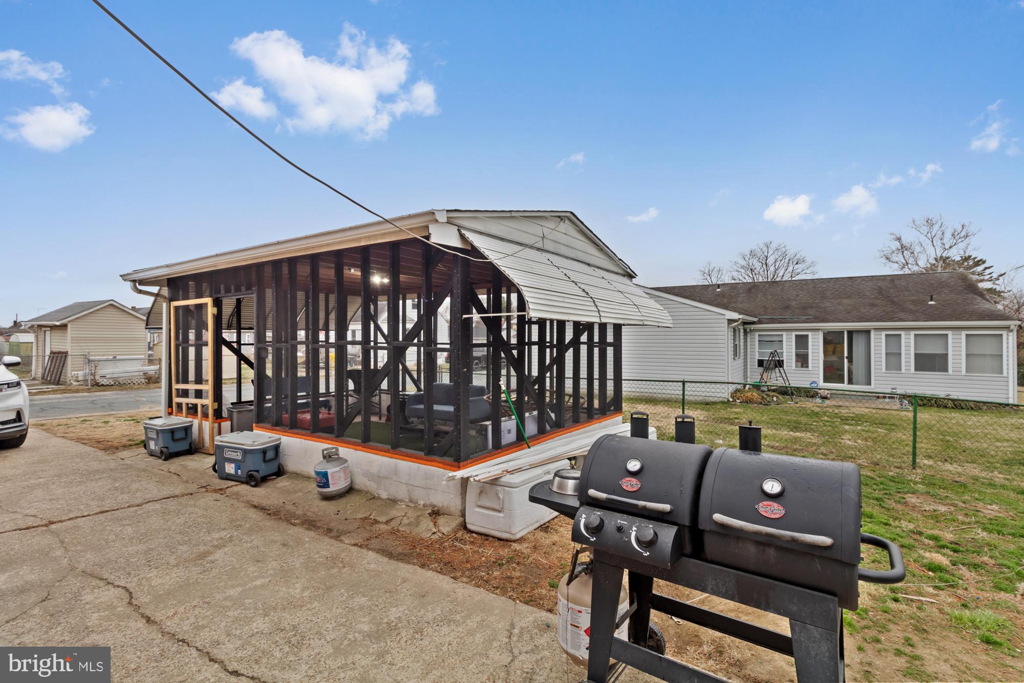 ARUNDEL GARDENS - Residential