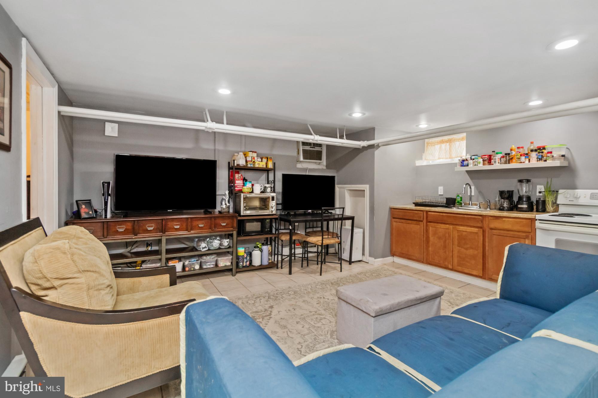 ARUNDEL GARDENS - Residential