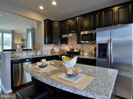 HOWARD SQUARE - Residential