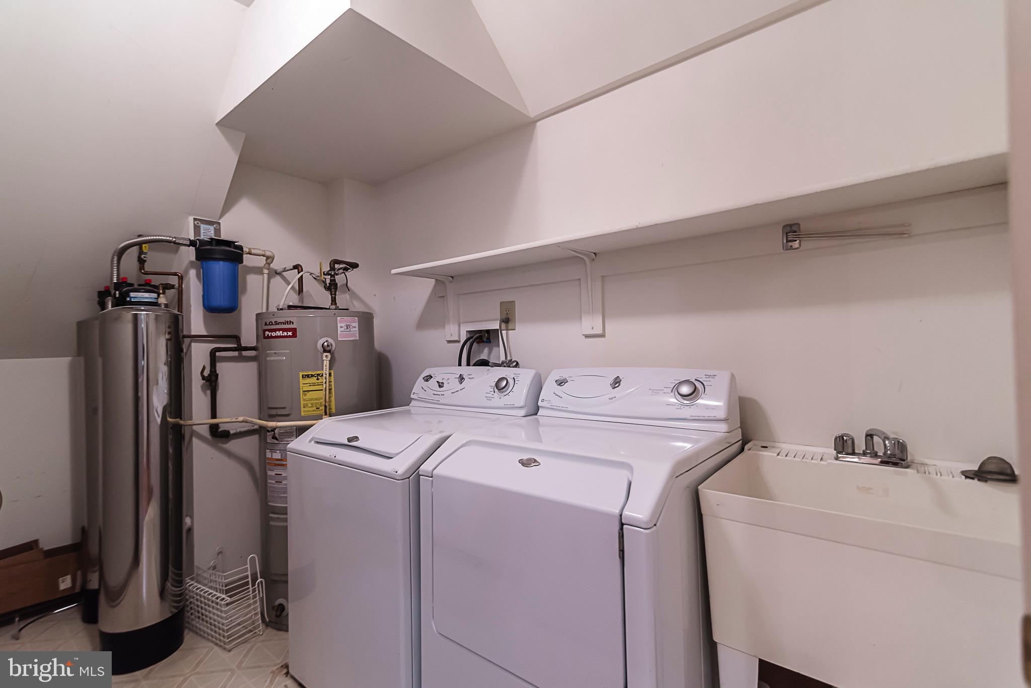 LOCUST HILL - Residential