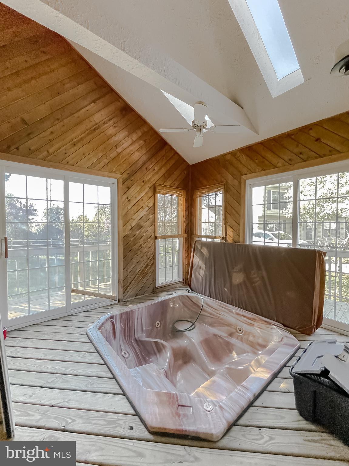 ST CHARLES HUNTINGTON - Residential