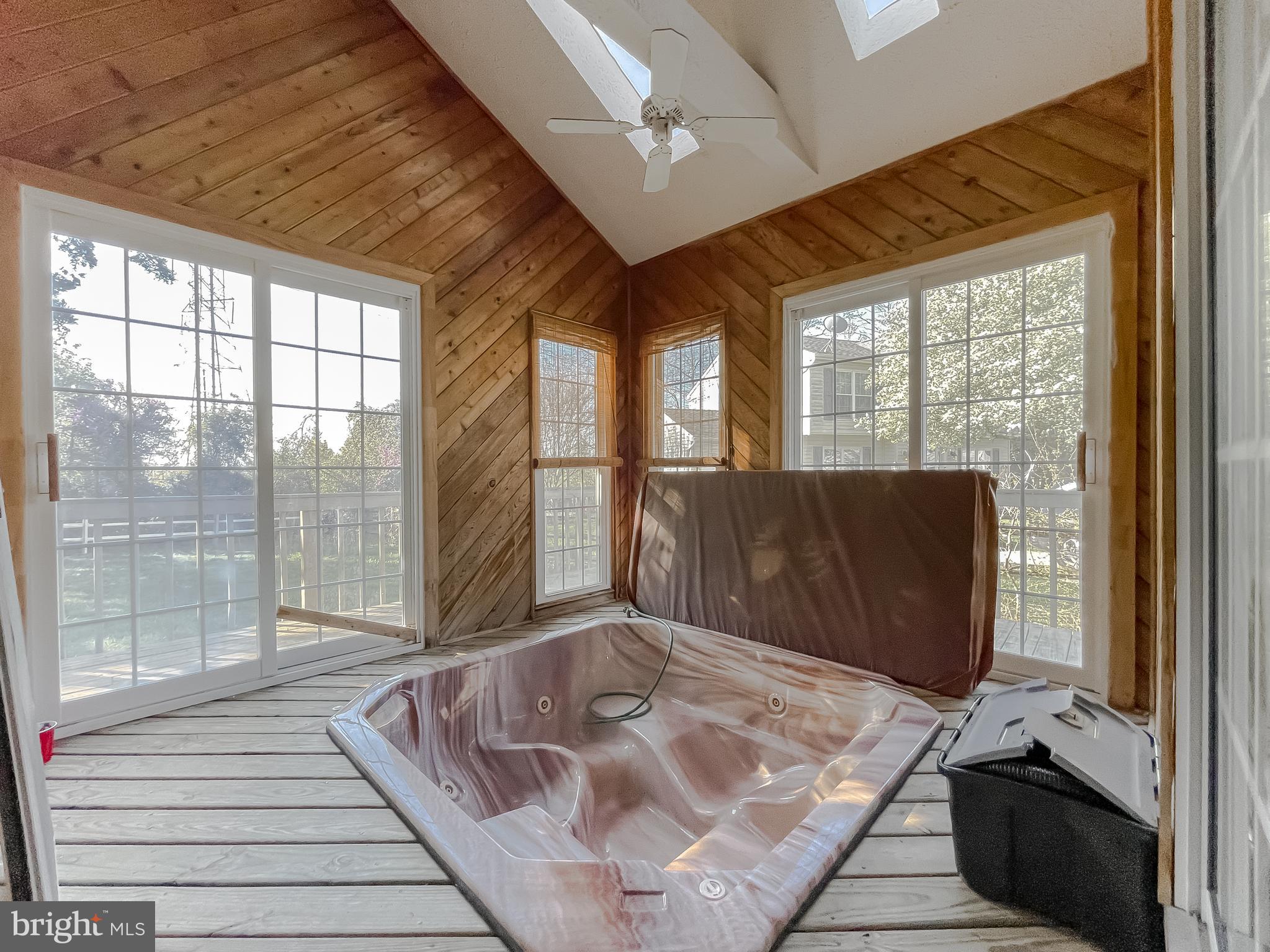 ST CHARLES HUNTINGTON - Residential