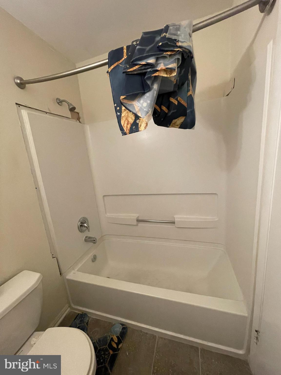 CATONSVILLE GATEWAY - Residential Lease