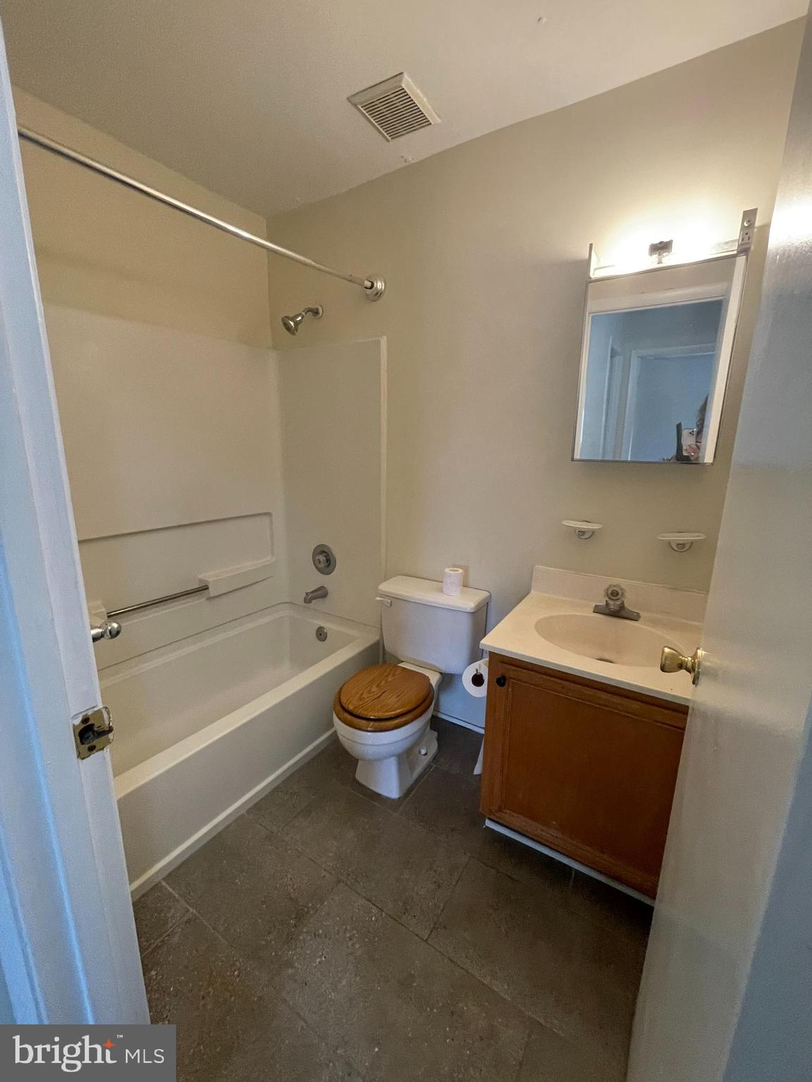 CATONSVILLE GATEWAY - Residential Lease