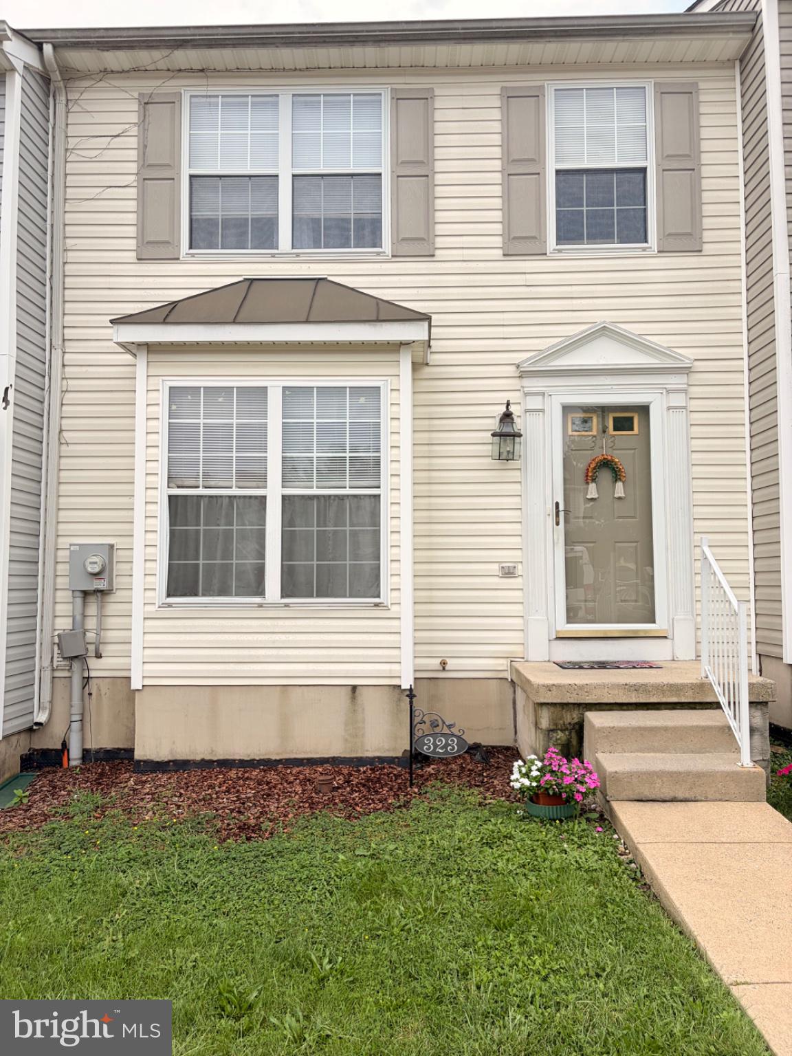323 COPPERFIELD LANE