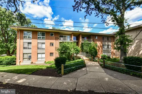 3712 N Rosser Street Unit 201, Alexandria, VA MLS: VAFX2239144