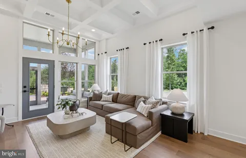 6152 Amber Lane, Haymarket, VA MLS: VAPW2110548