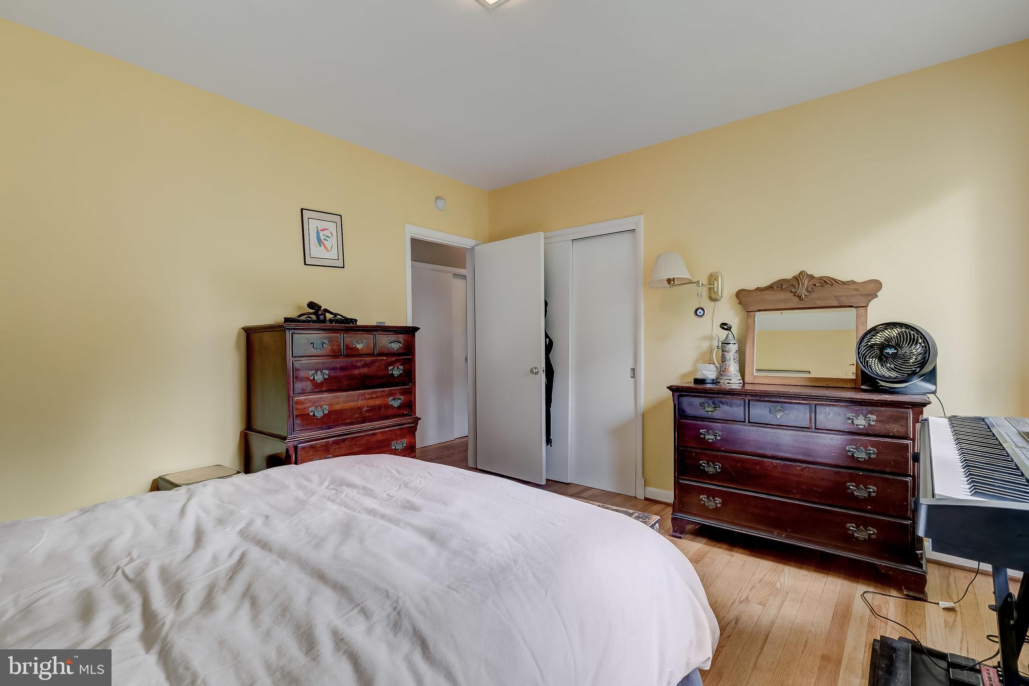 TEN HILLS - Residential