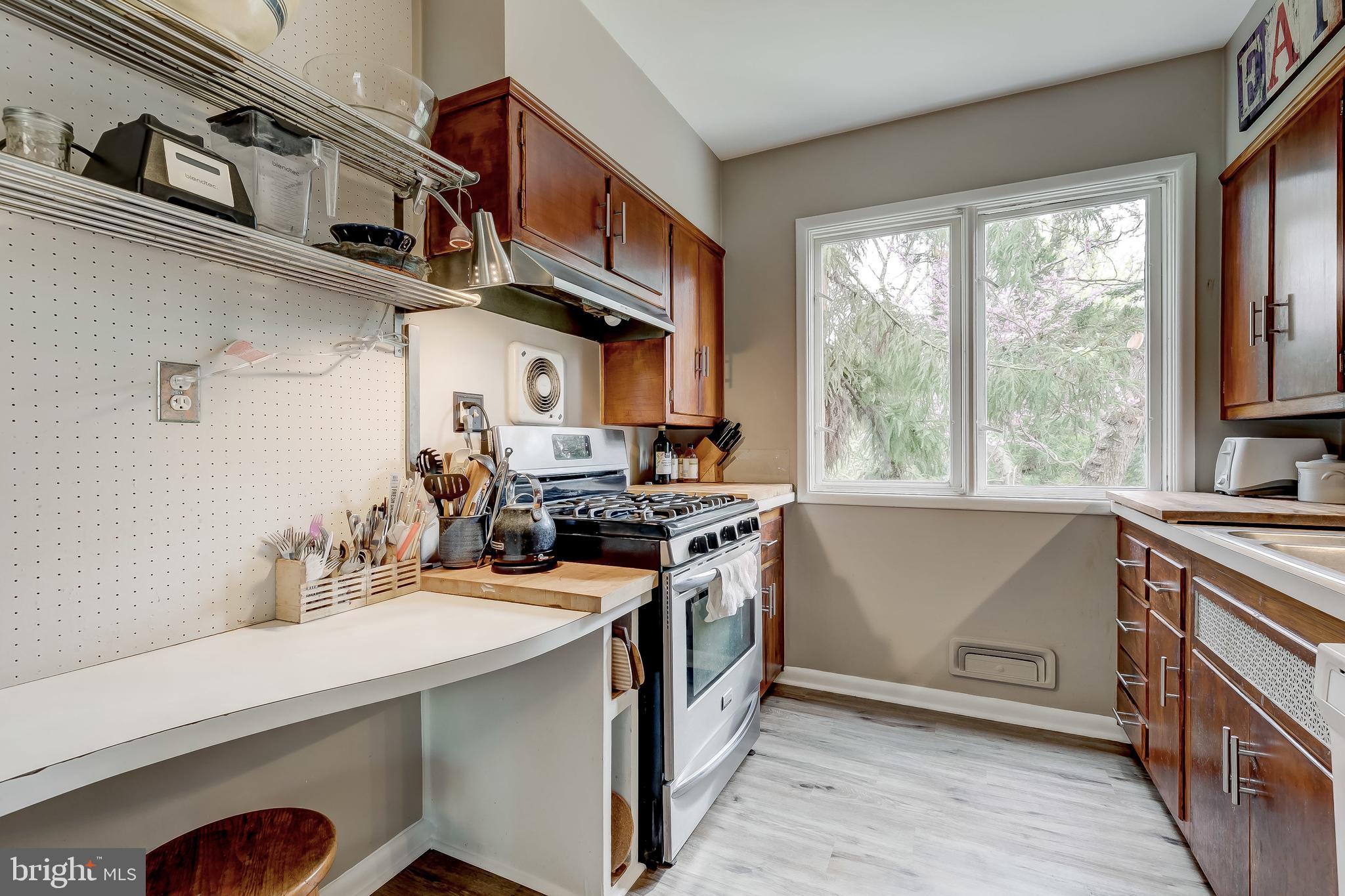 TEN HILLS - Residential