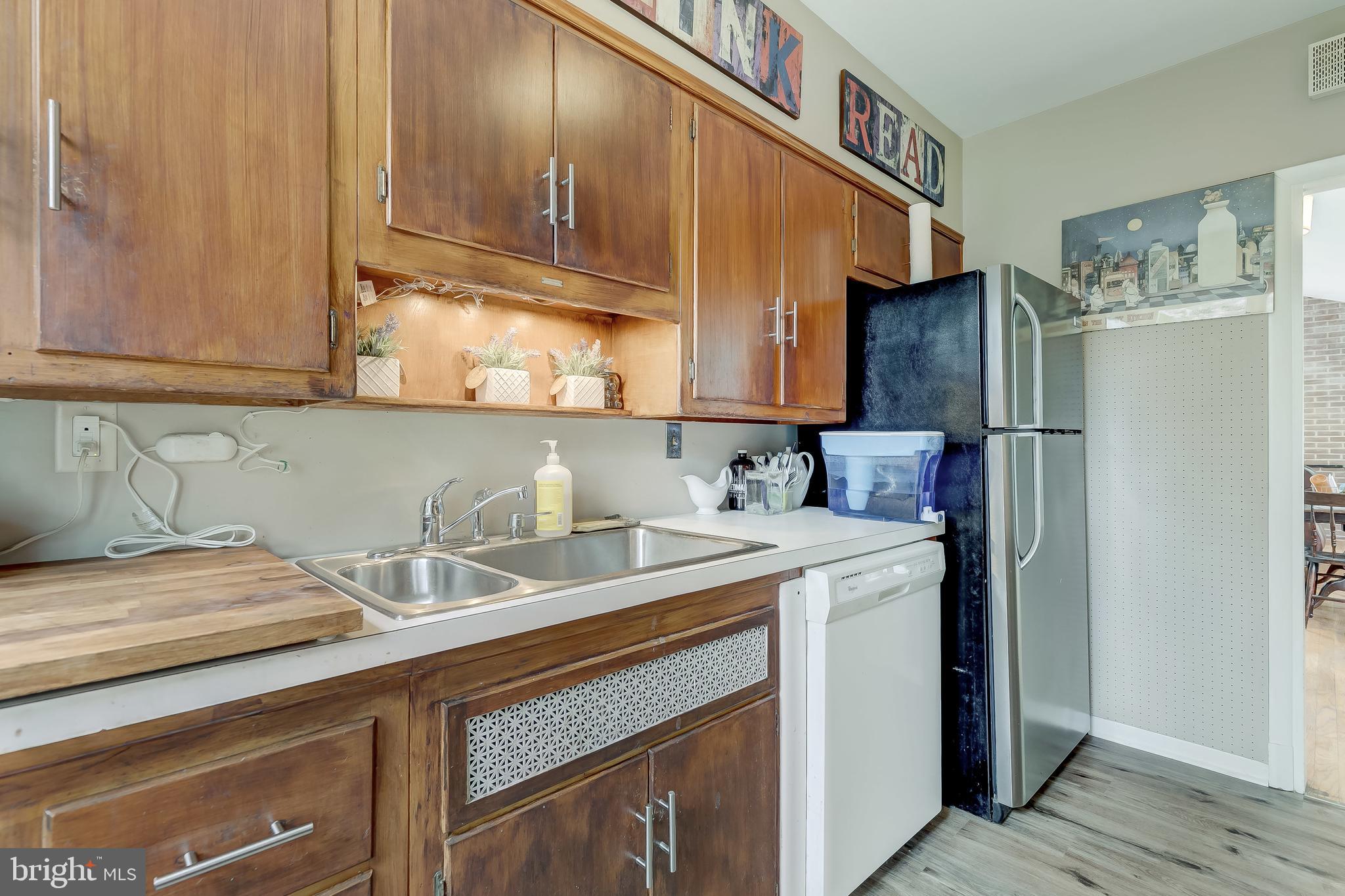 TEN HILLS - Residential