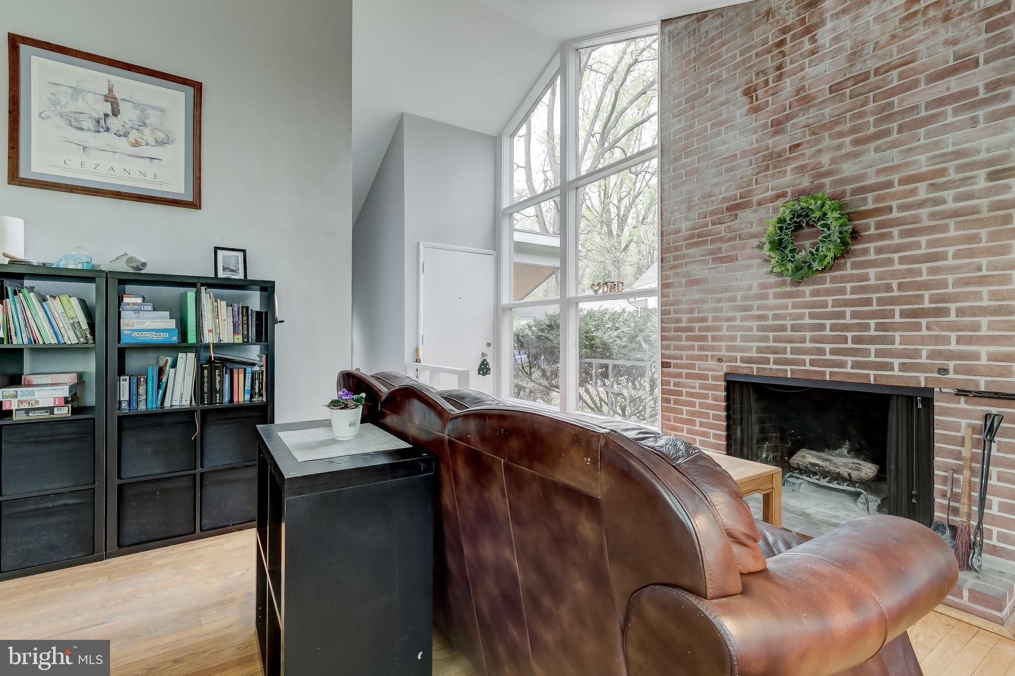 TEN HILLS - Residential