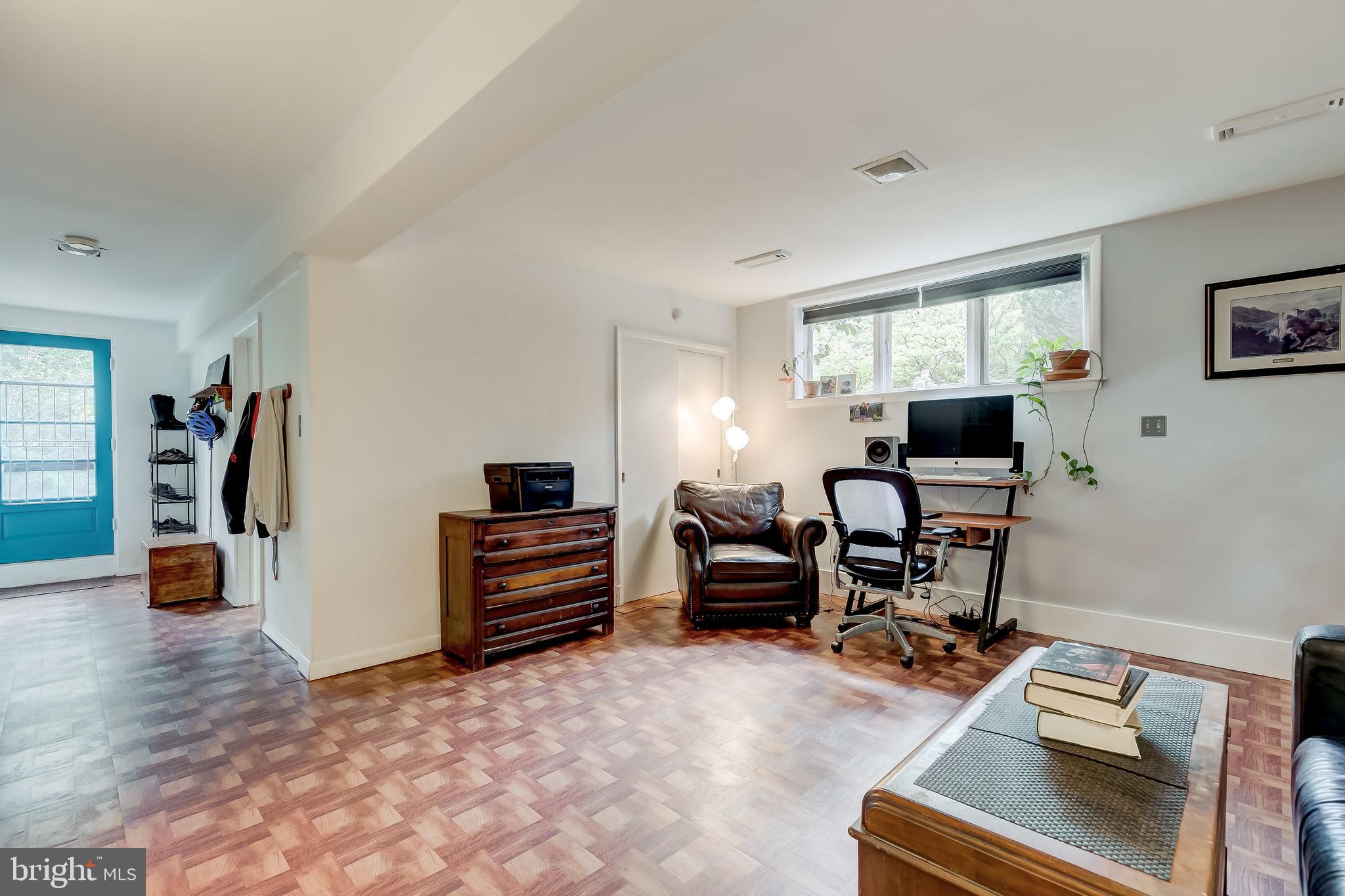 TEN HILLS - Residential