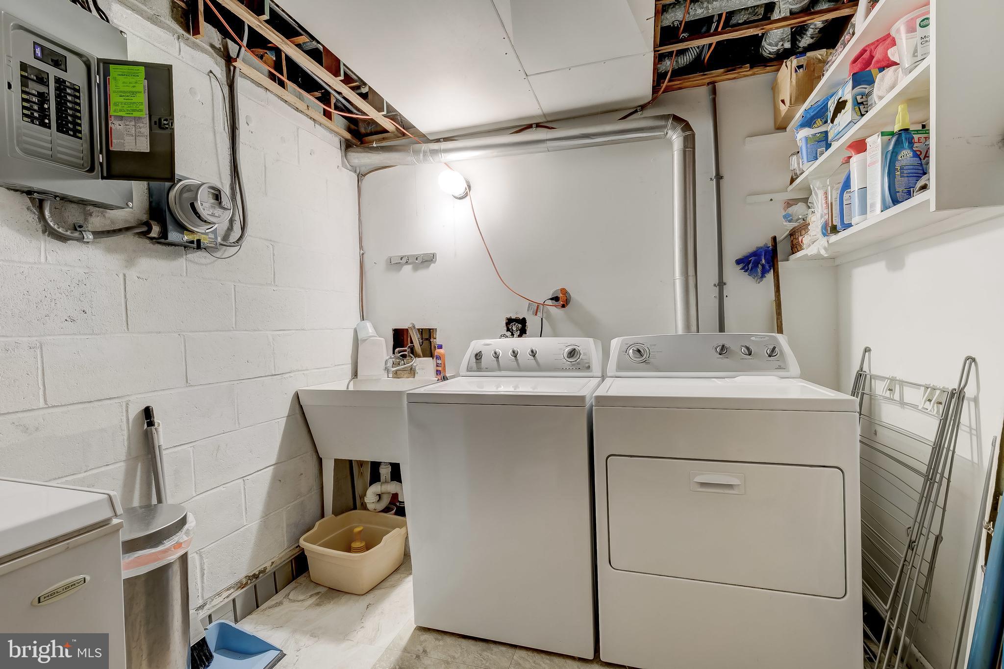 TEN HILLS - Residential