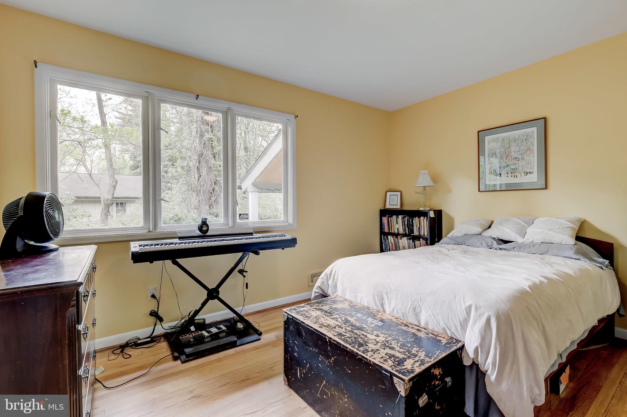 TEN HILLS - Residential