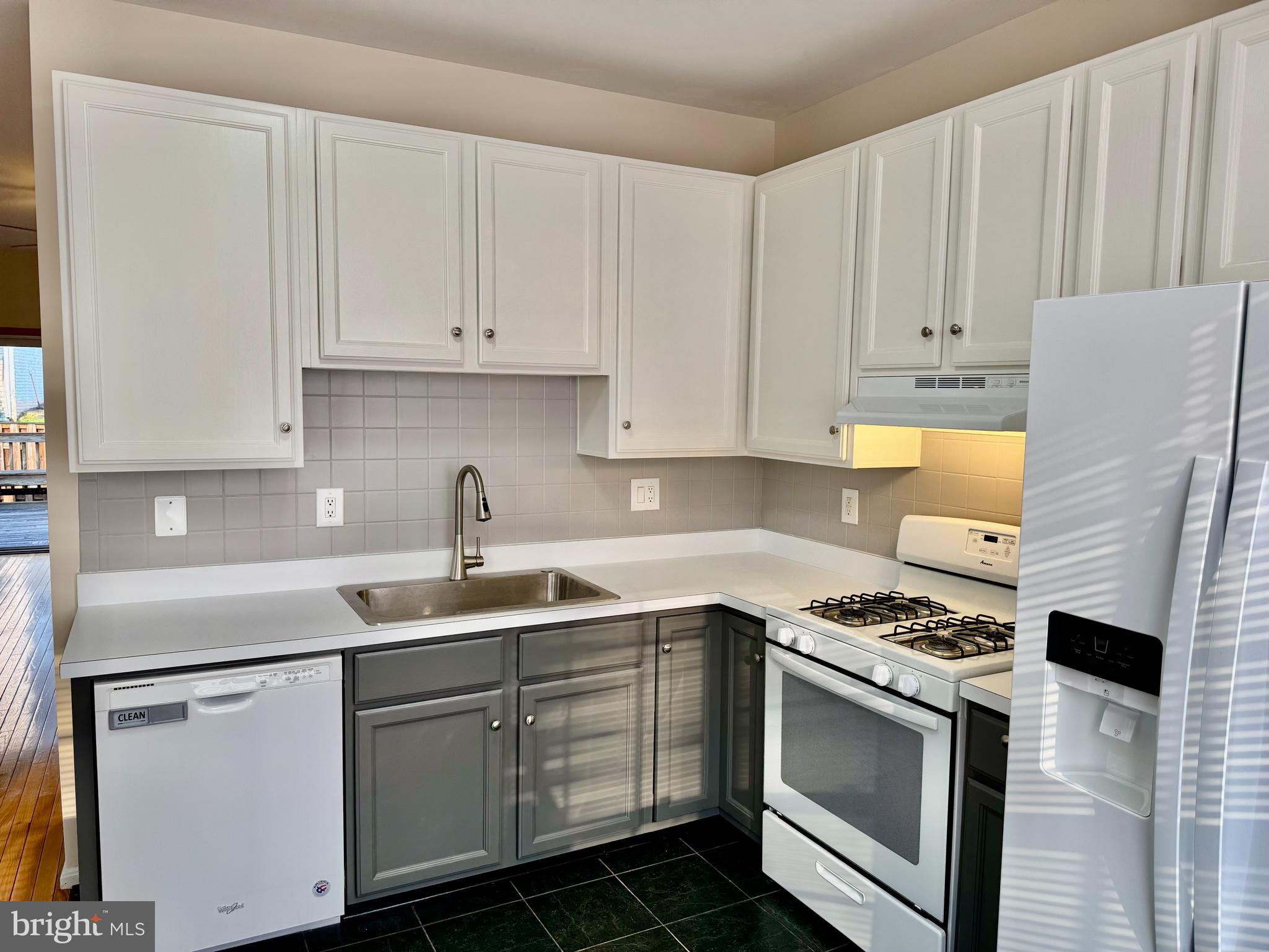 SOUTHLAKE AT MONTCLAIR - Residential Lease