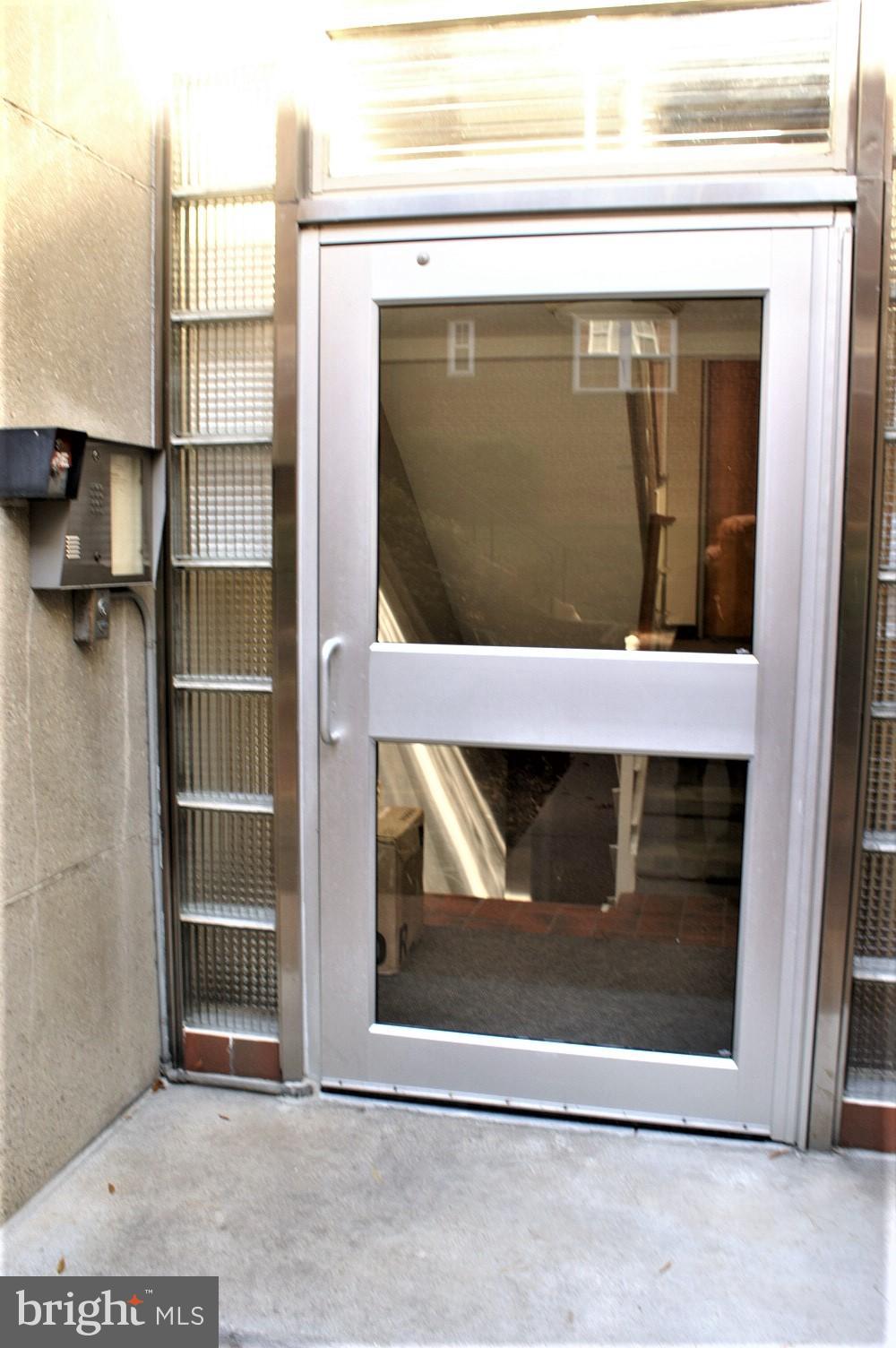 WESTMORELAND TERRACE - Residential Lease